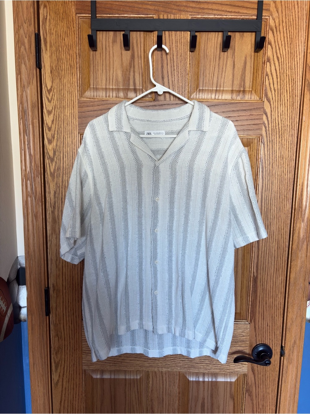 Zara Men's Knit Short-Sleeve Vertical Stripe Camp Collar Shirt - White